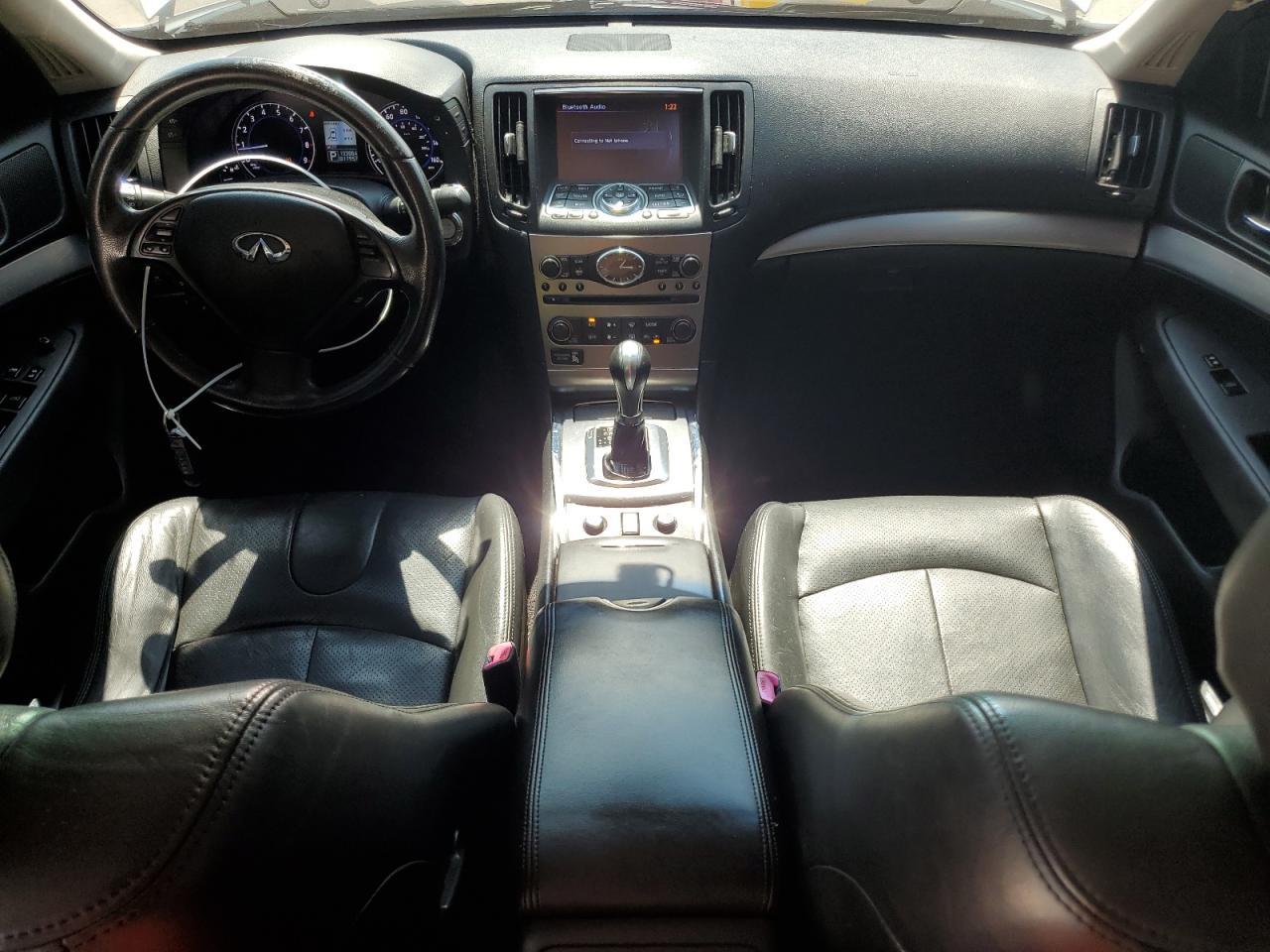 2015 INFINITI Q40