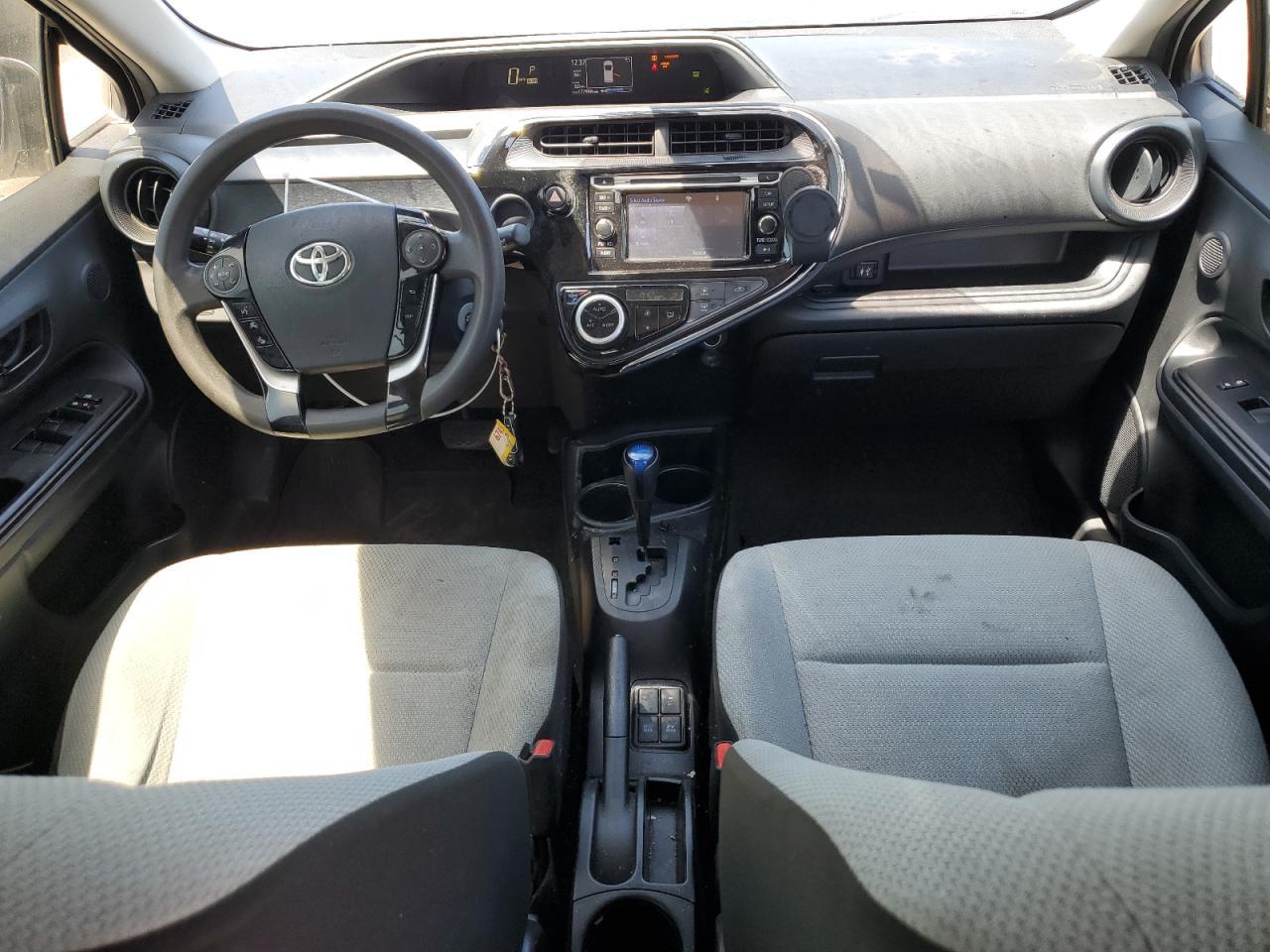 2018 TOYOTA Prius c