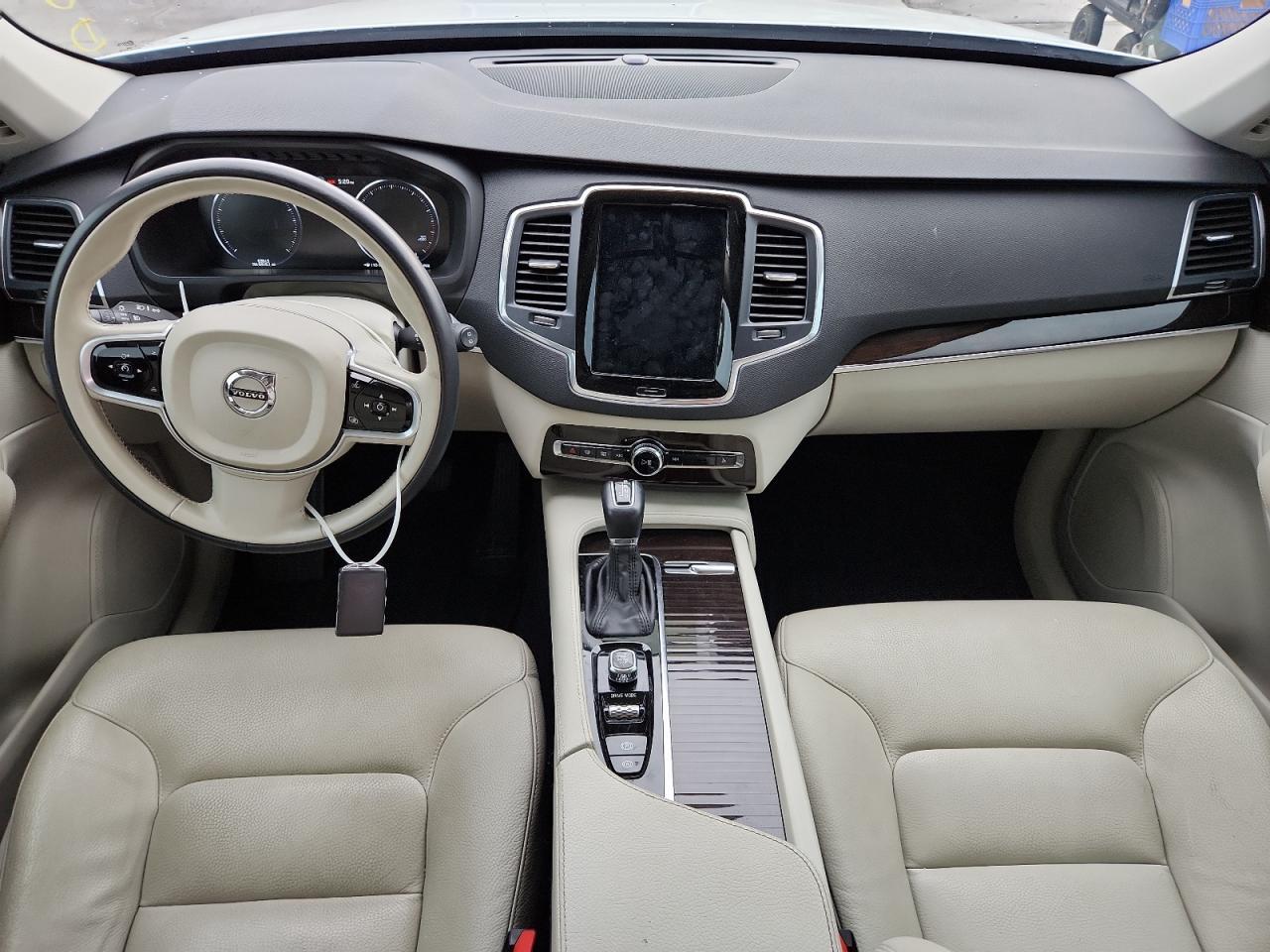 2019 VOLVO XC90