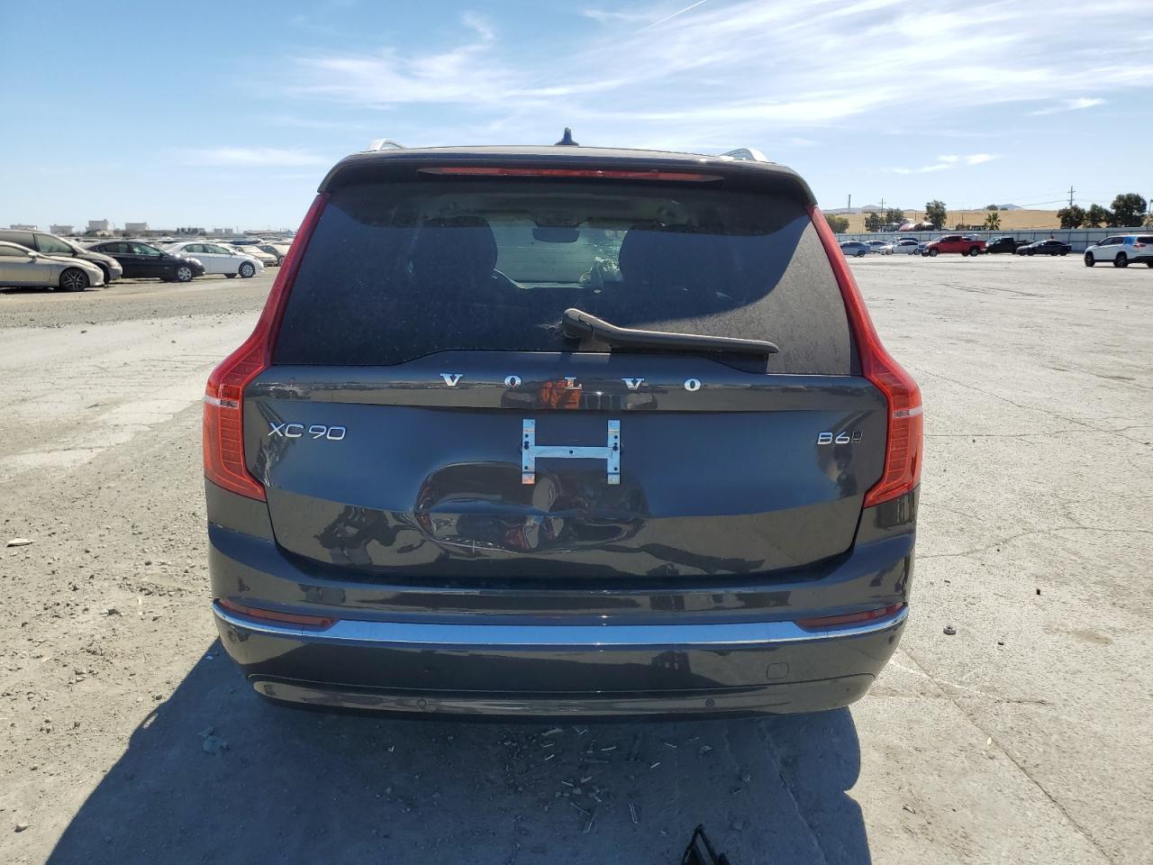 2023 VOLVO XC90