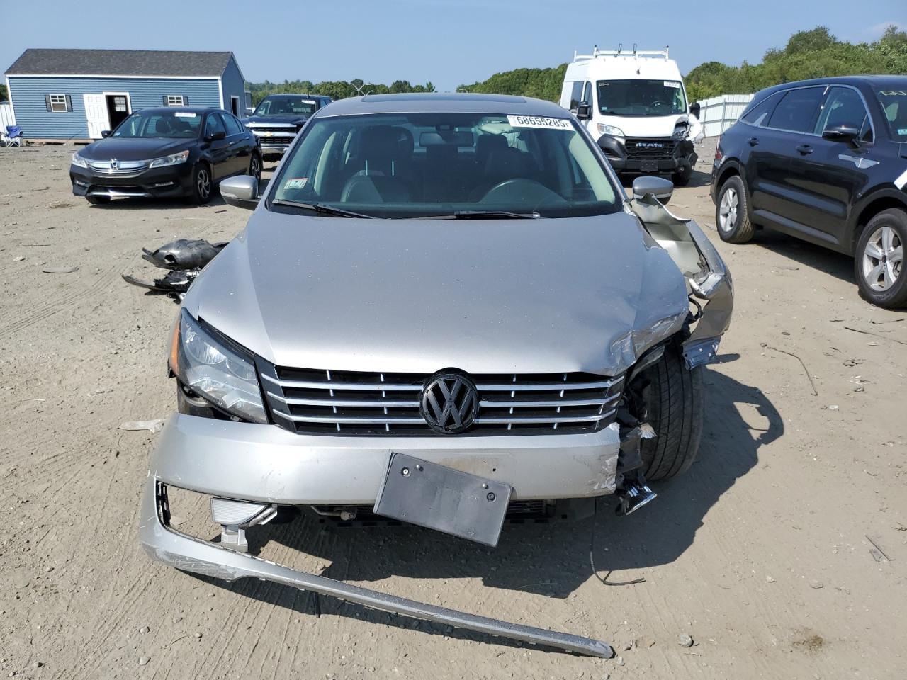 2014 VOLKSWAGEN Passat
