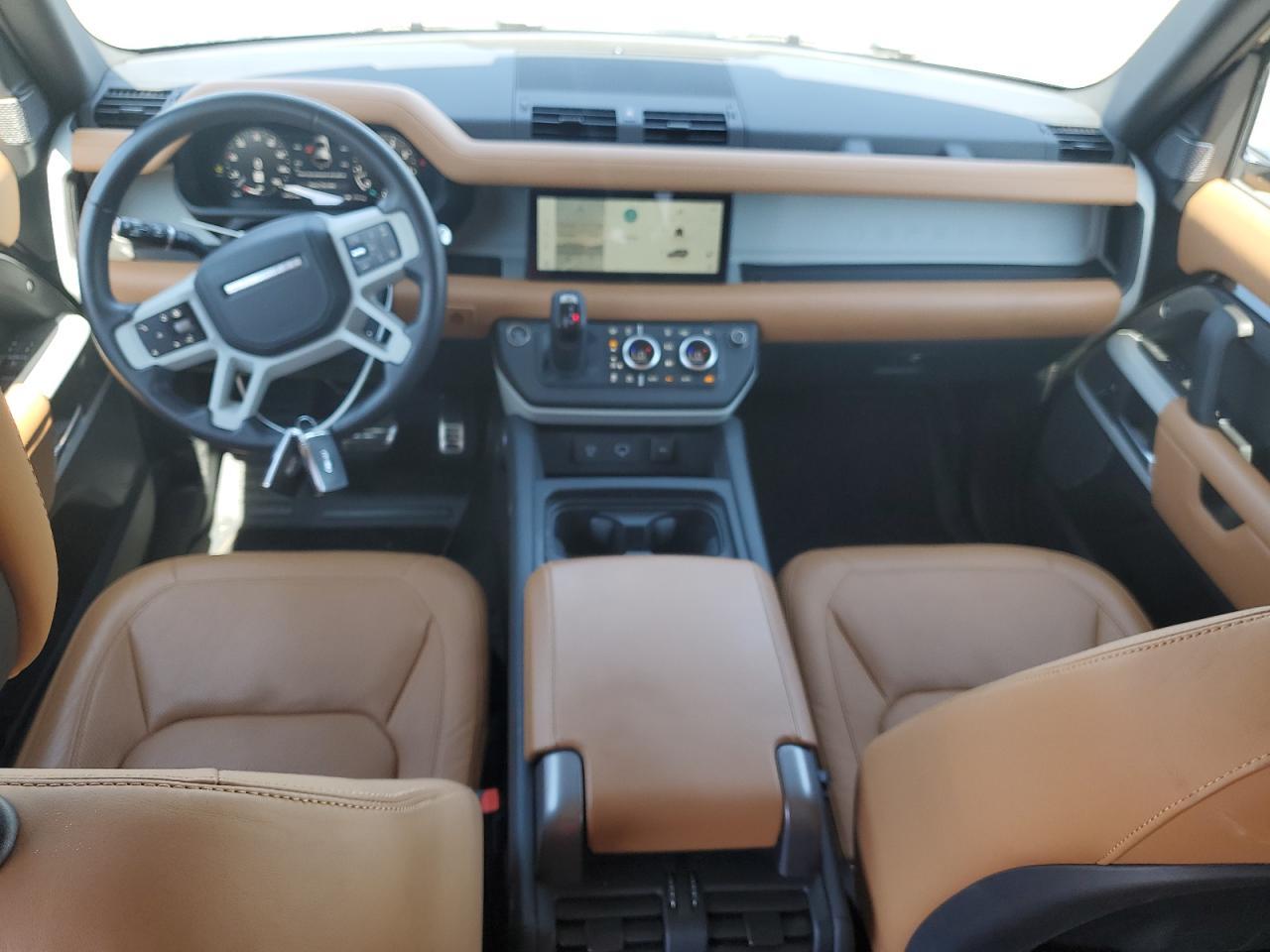 2024 LAND ROVER Defender