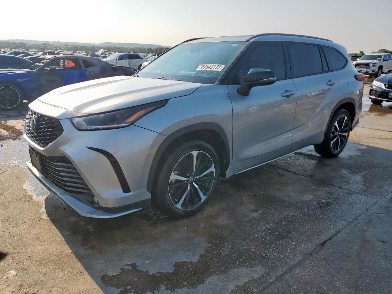 2021 TOYOTA HIGHLANDER
