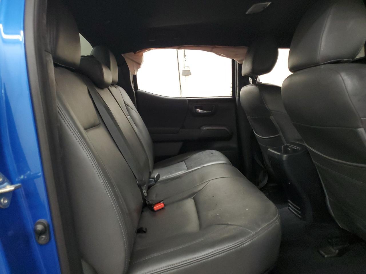 2018 TOYOTA TACOMA