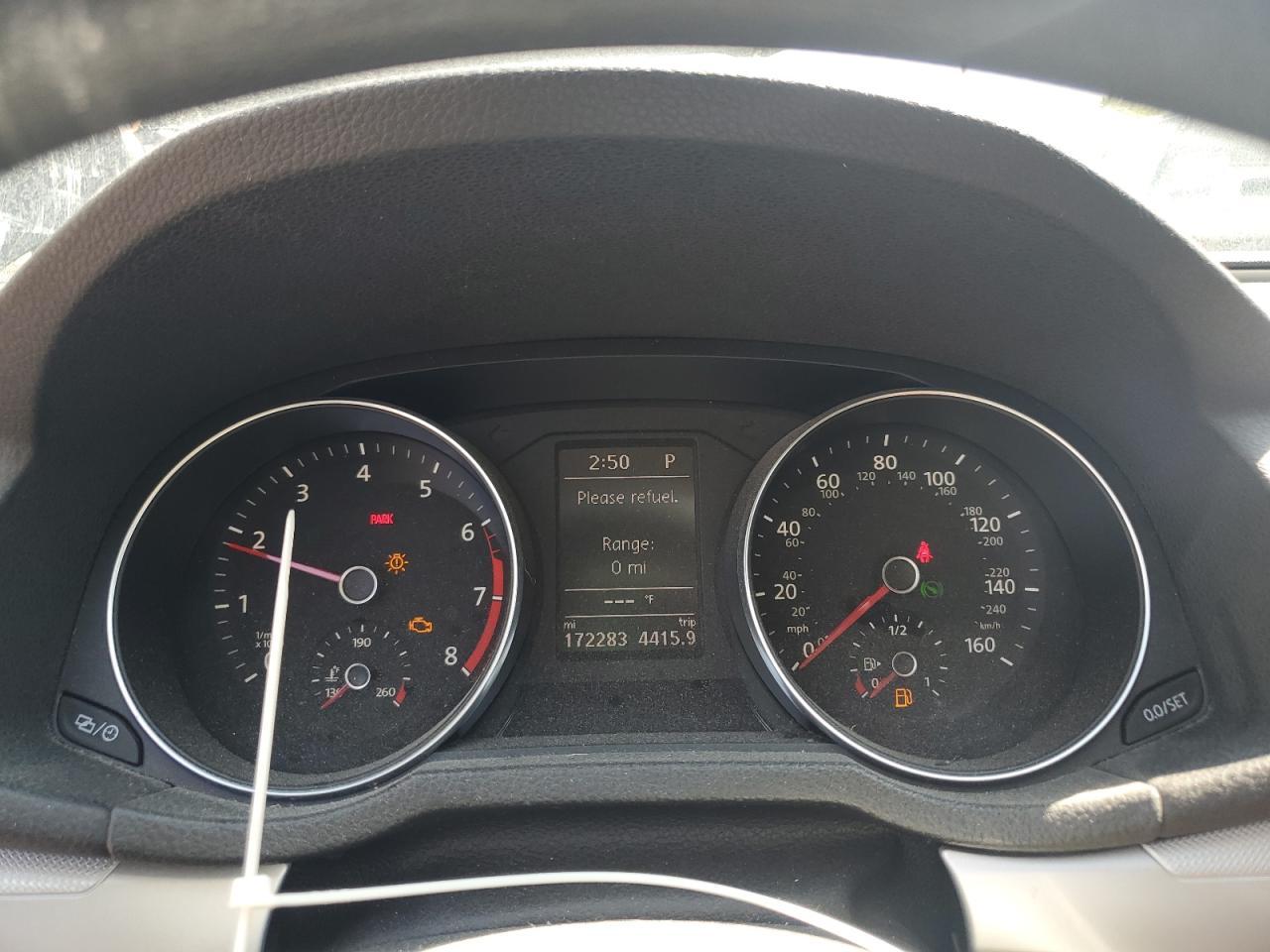 2016 VOLKSWAGEN Passat