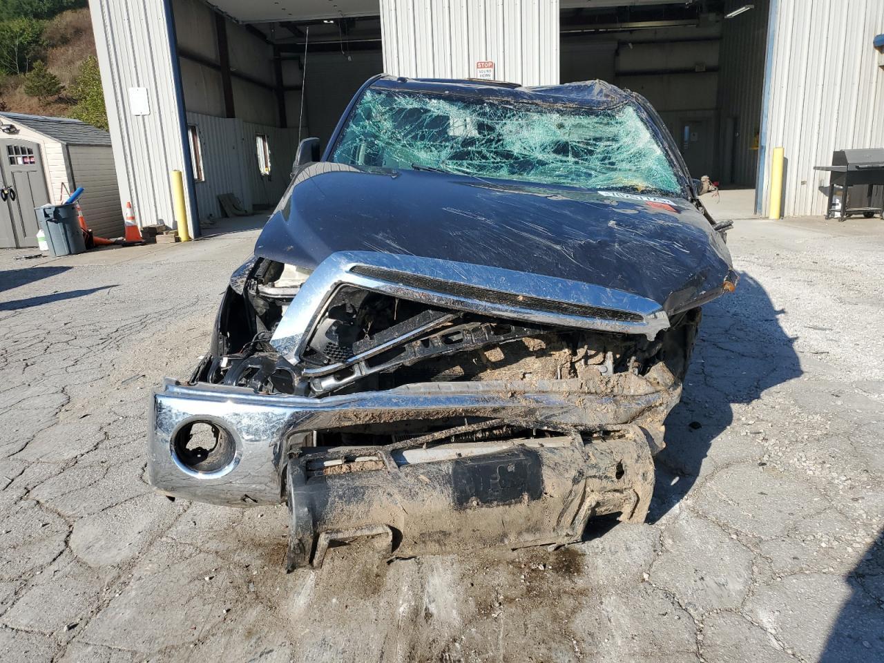 2011 TOYOTA TUNDRA