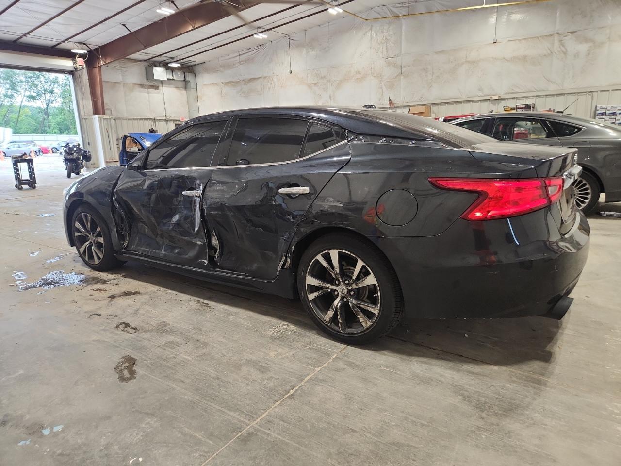 2016 NISSAN Maxima