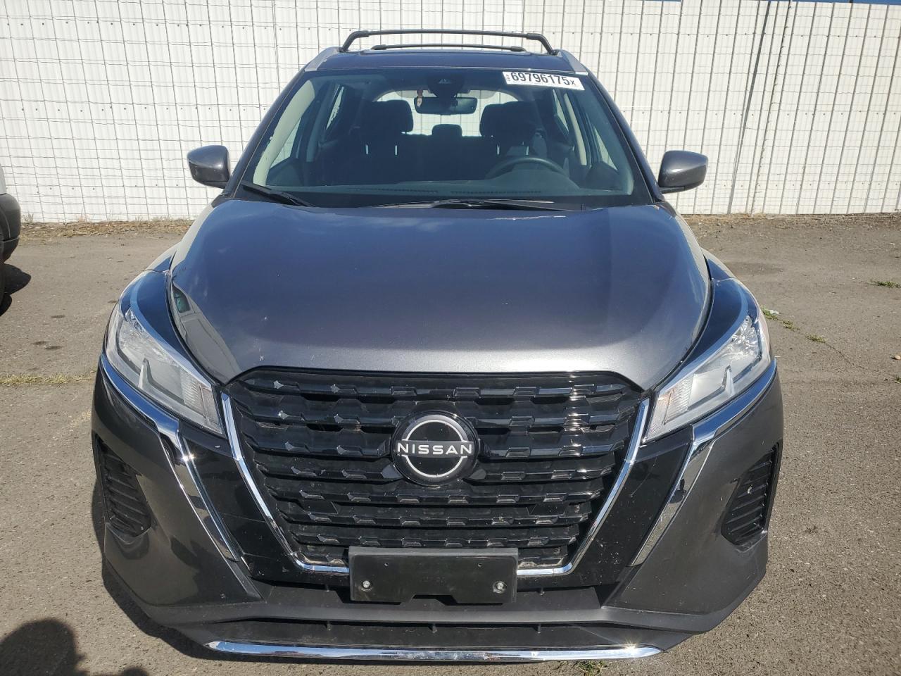2024 NISSAN KICKS