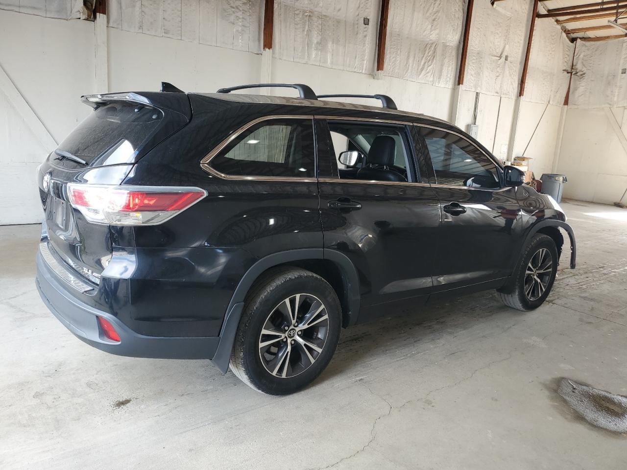 2016 TOYOTA HIGHLANDER