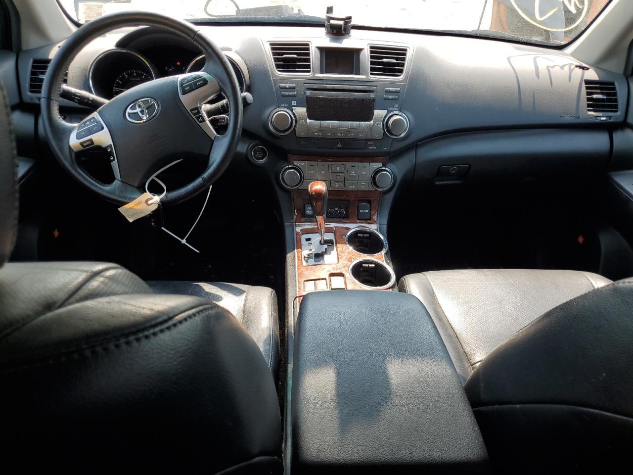 2011 TOYOTA HIGHLANDER