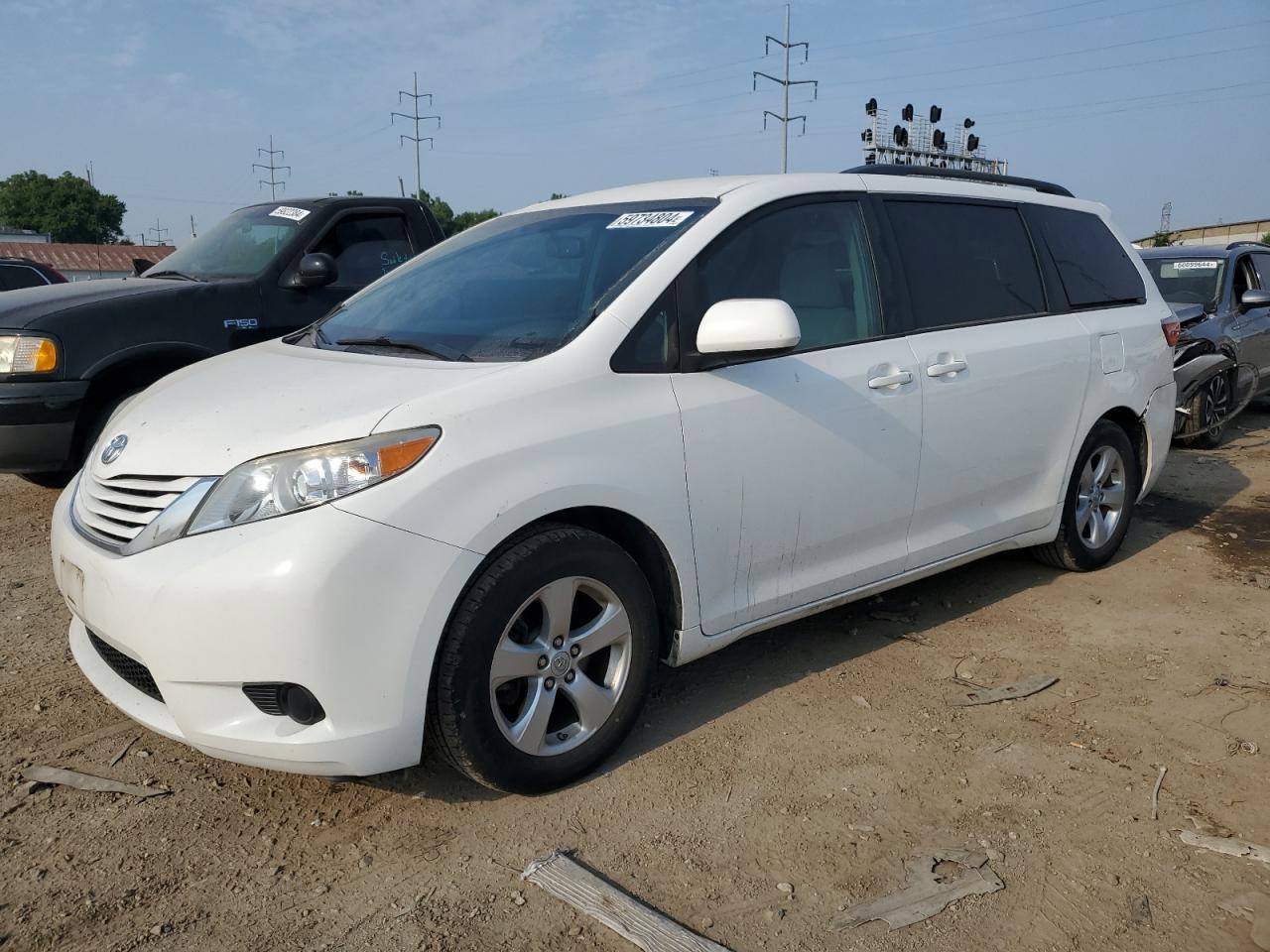 2017 TOYOTA SIENNA