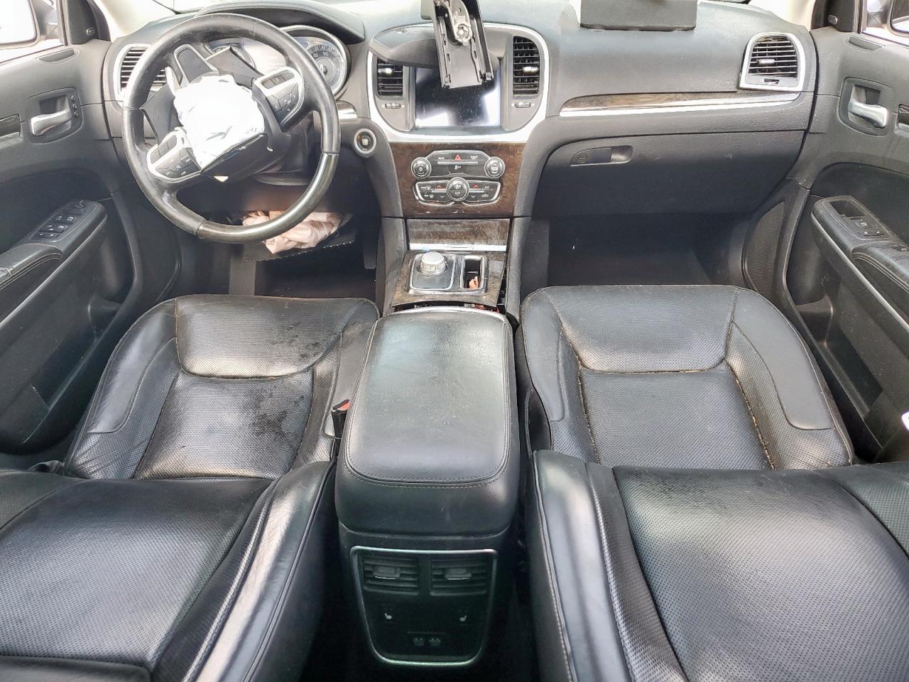 2019 CHRYSLER 300