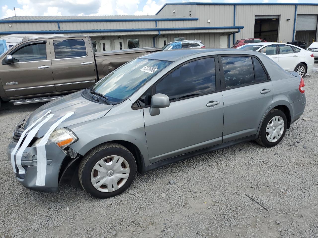 2011 NISSAN VERSA