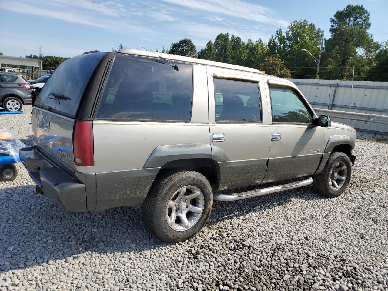 2000 CADILLAC ESCALADE