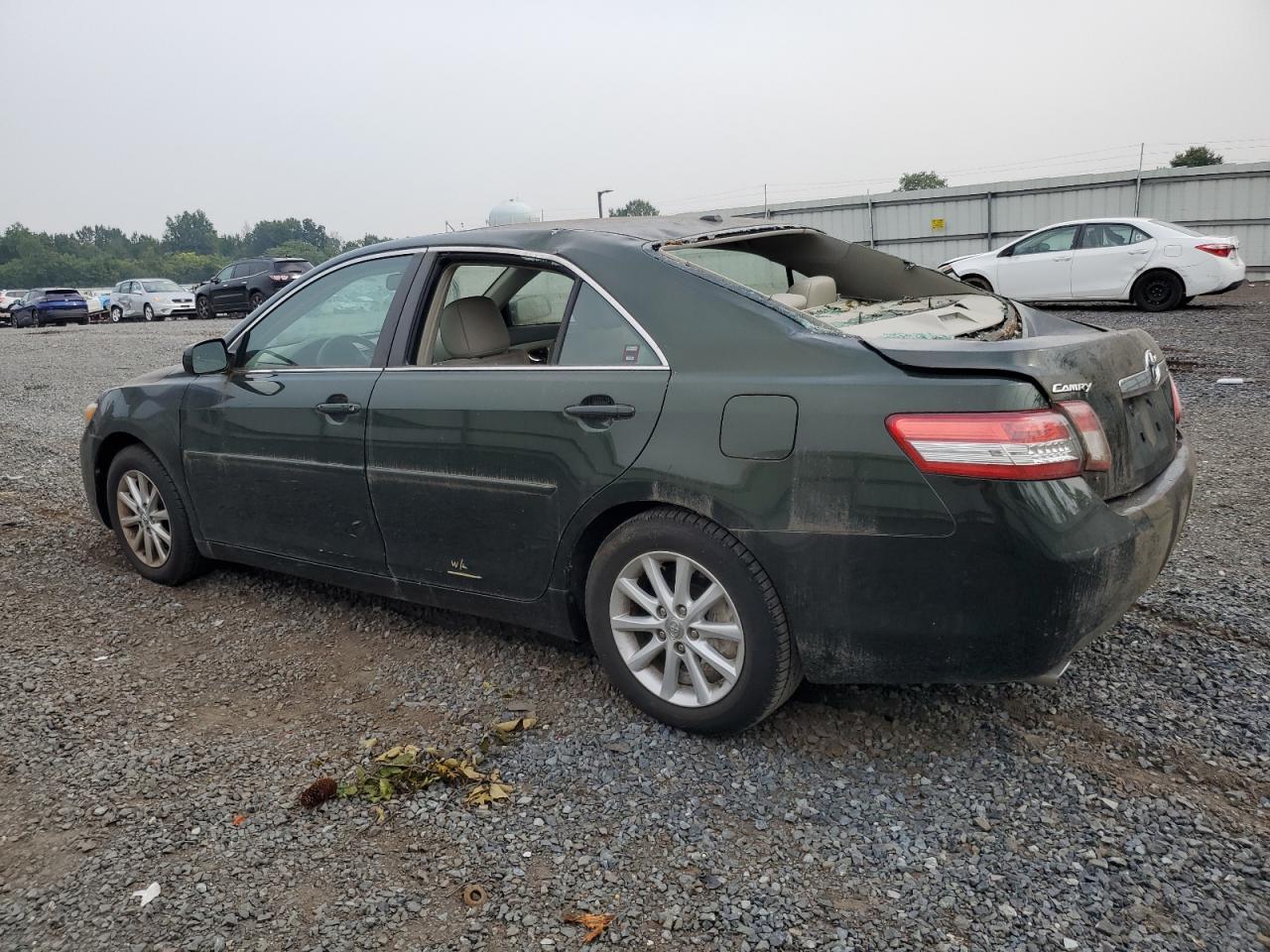 2011 TOYOTA CAMRY