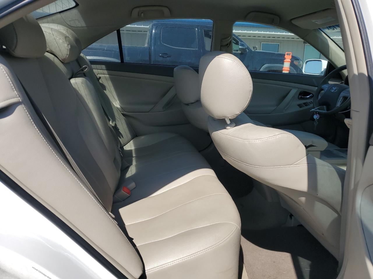 2011 TOYOTA CAMRY