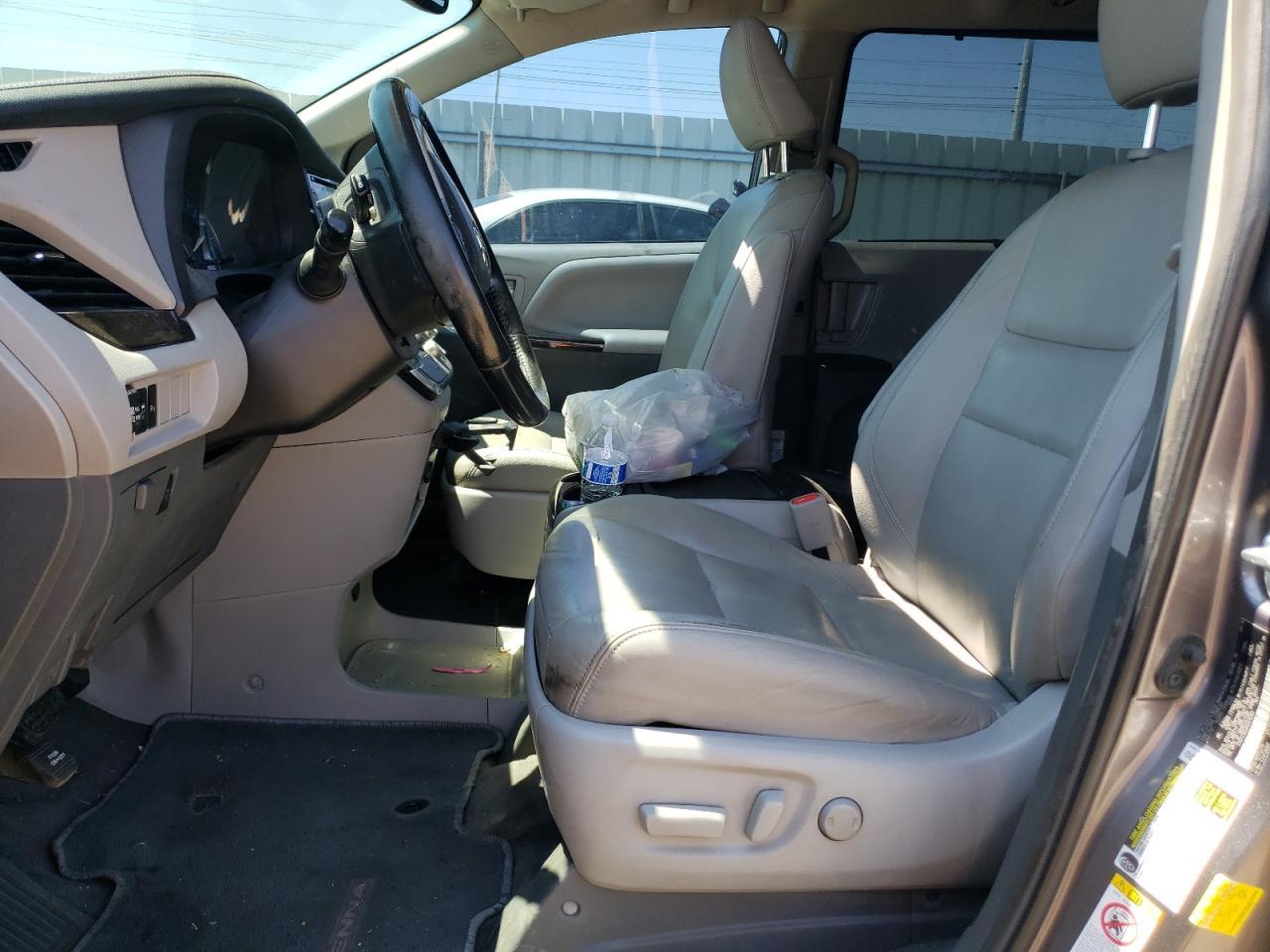 2019 TOYOTA SIENNA