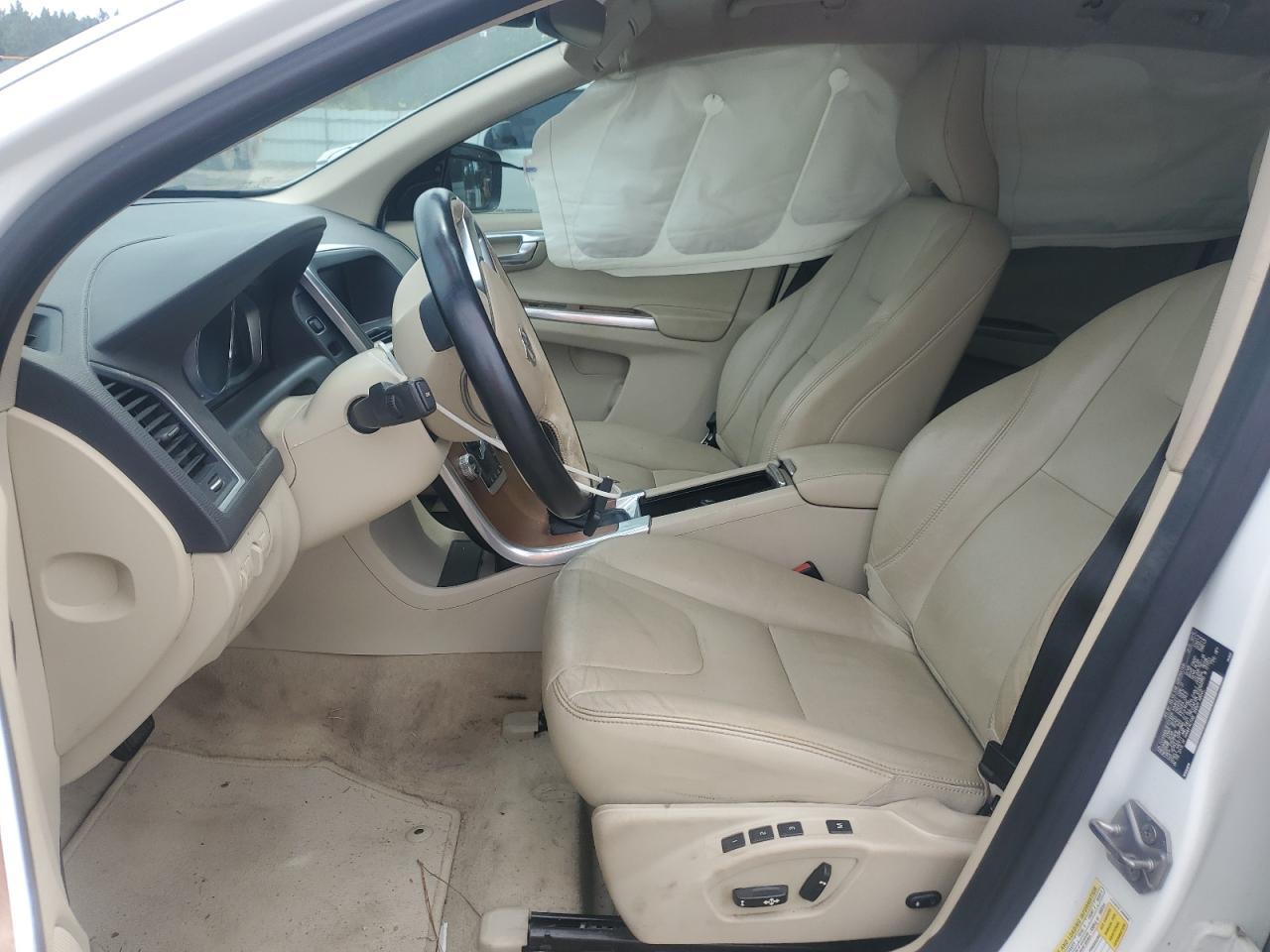 2015 VOLVO XC60