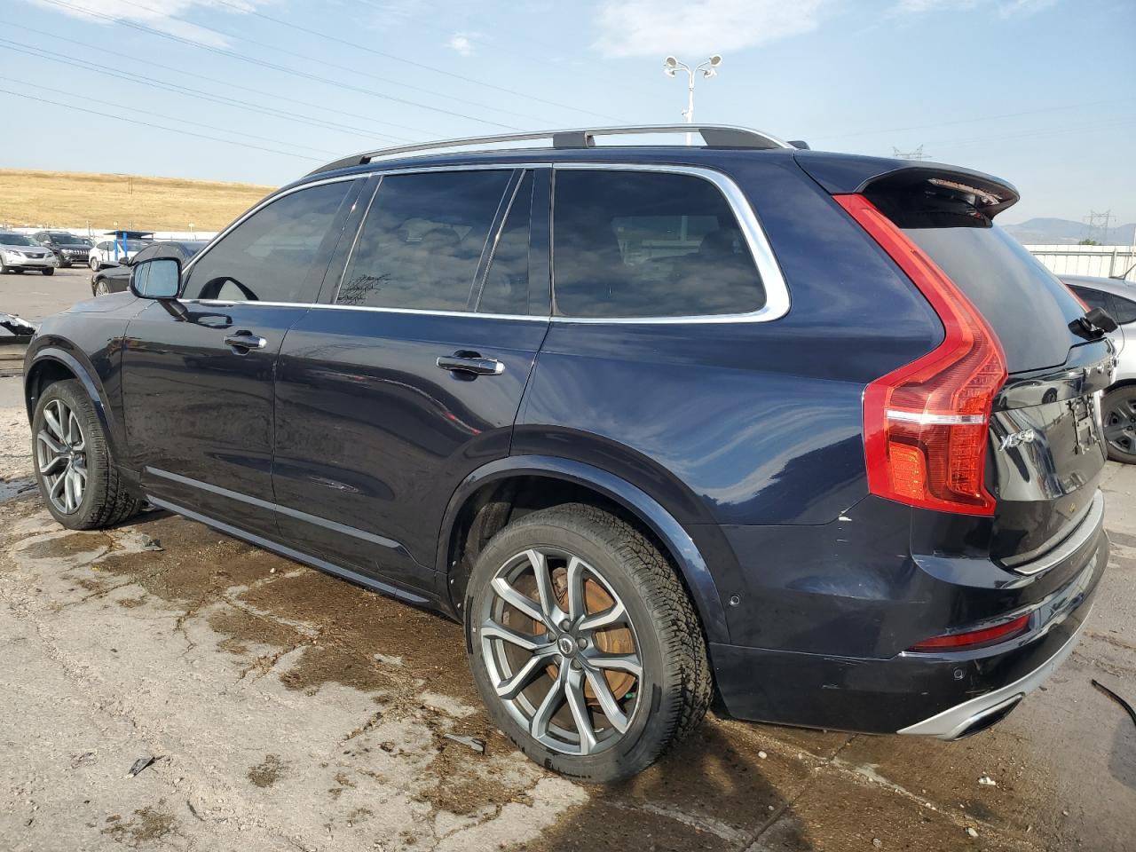 2016 VOLVO XC90