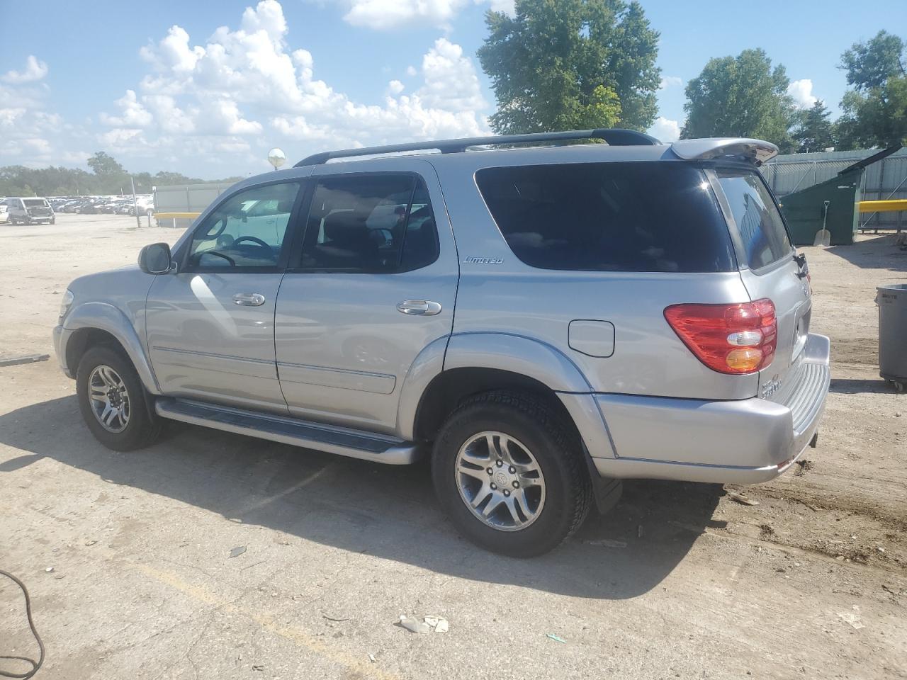 2004 TOYOTA Sequoia