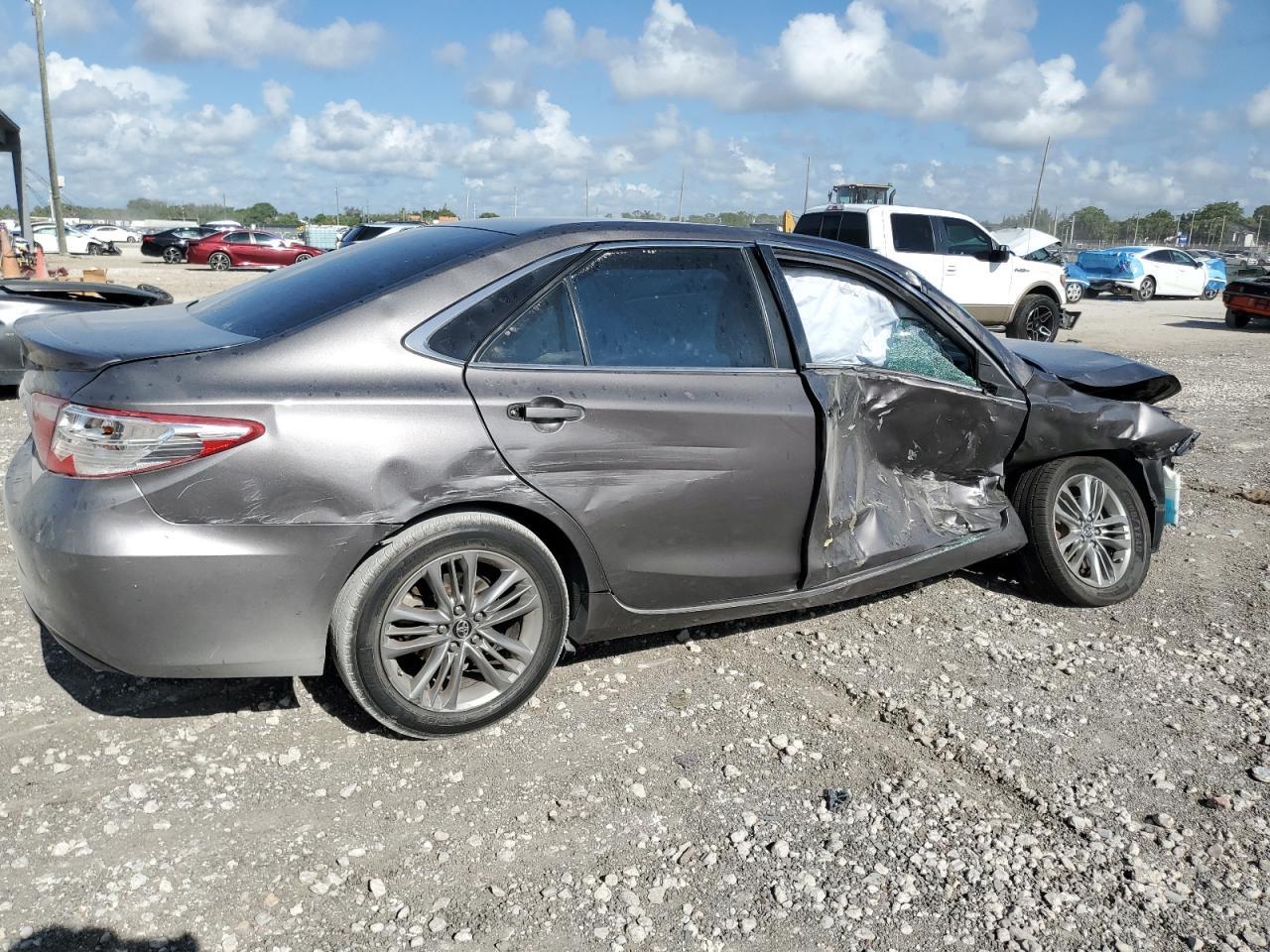 2016 TOYOTA CAMRY