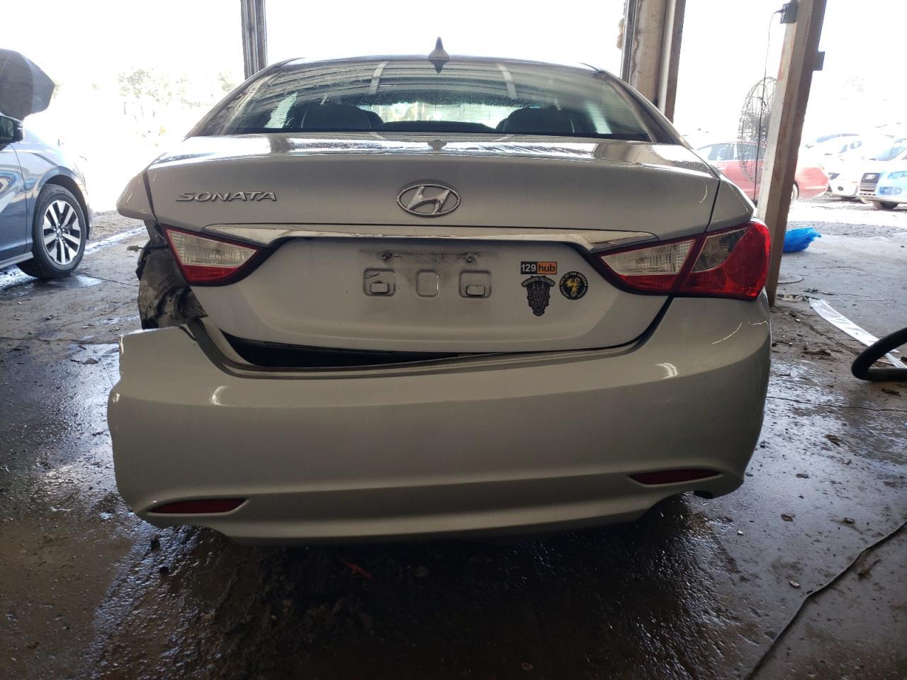 2011 HYUNDAI SONATA