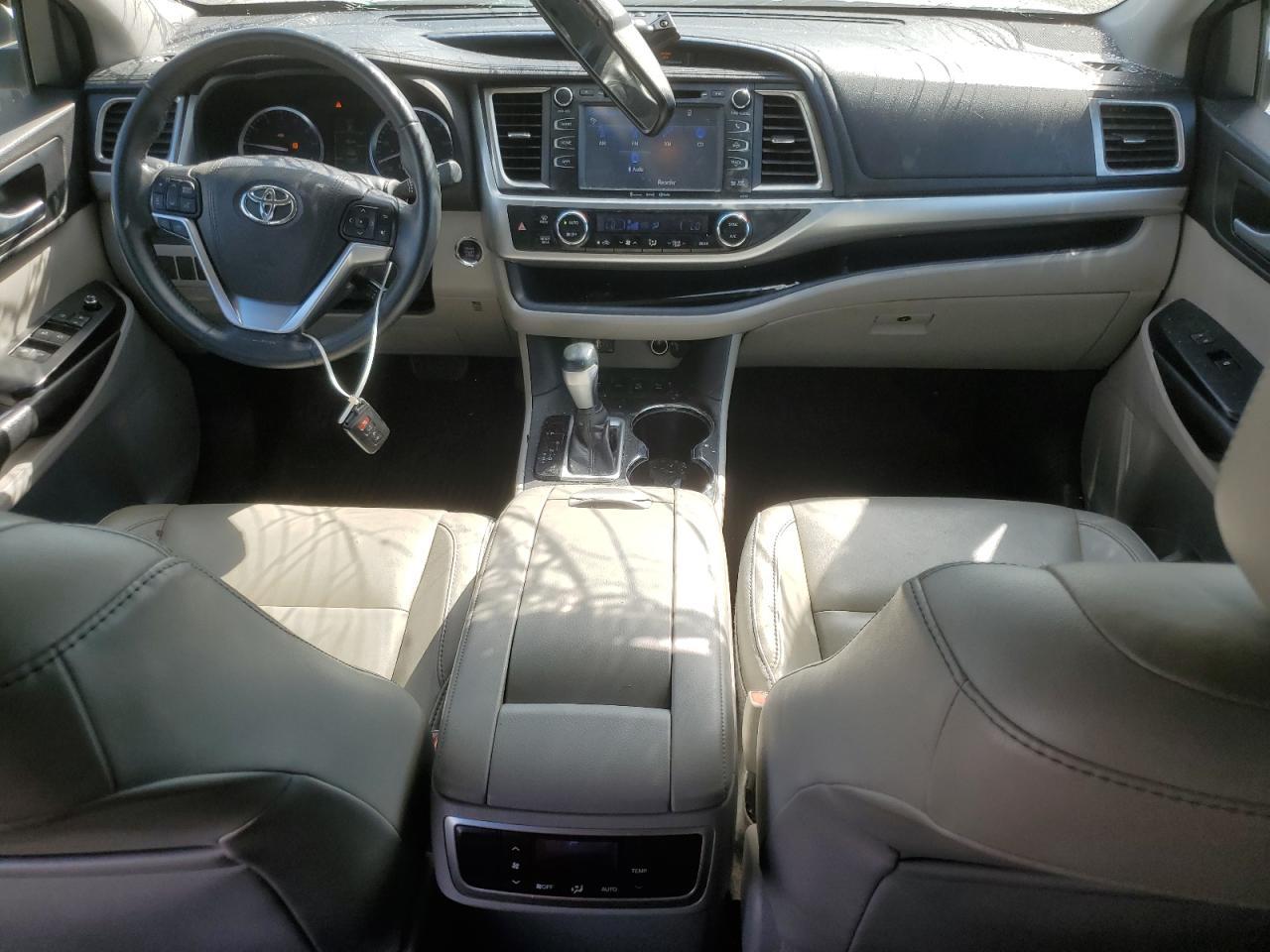 2016 TOYOTA HIGHLANDER