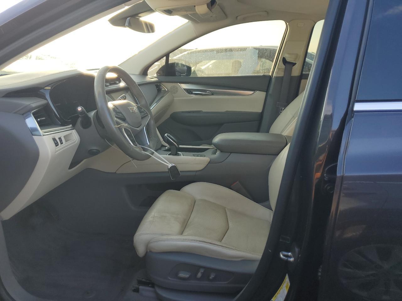 2017 CADILLAC XT5