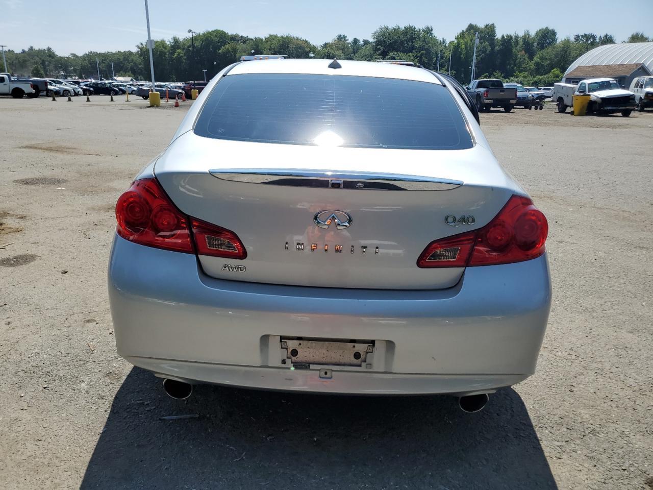 2015 INFINITI Q40