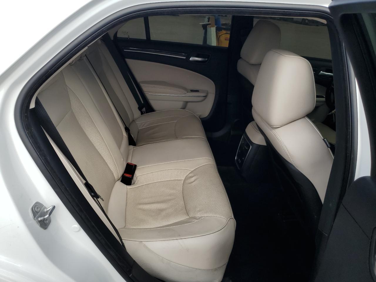 2019 CHRYSLER 300