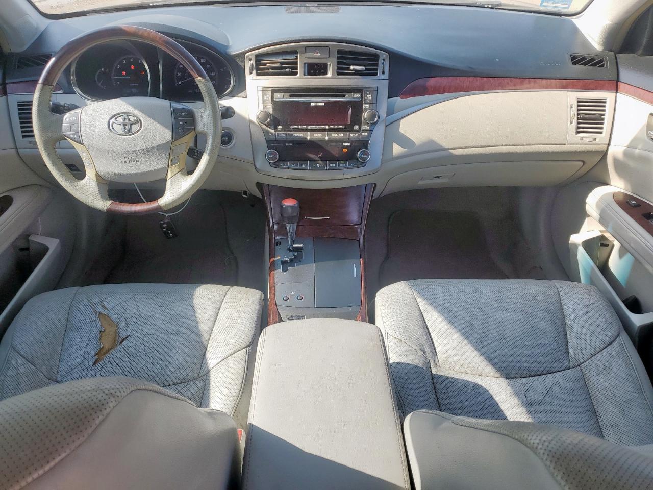 2011 TOYOTA Avalon