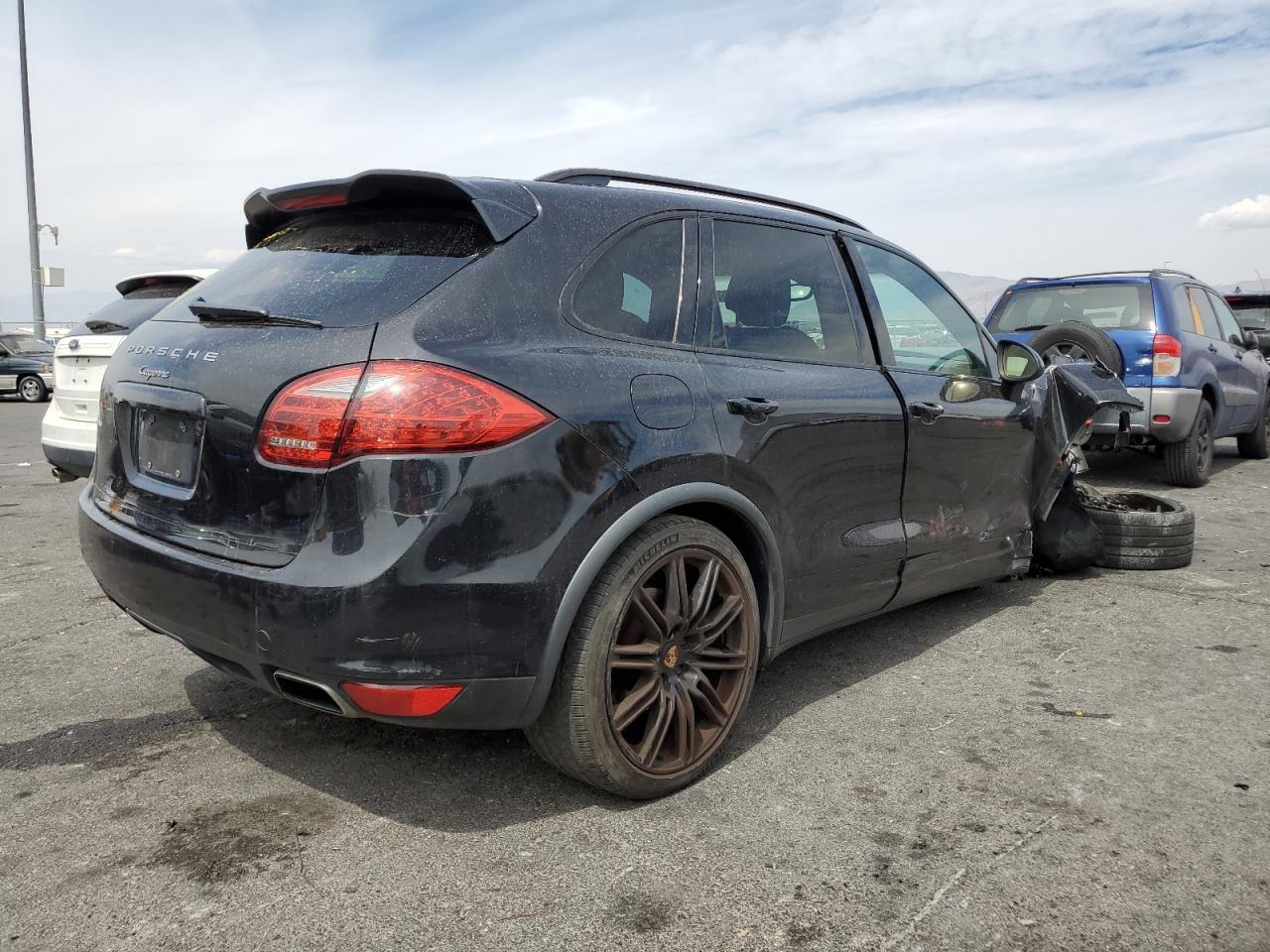 2014 PORSCHE CAYENNE