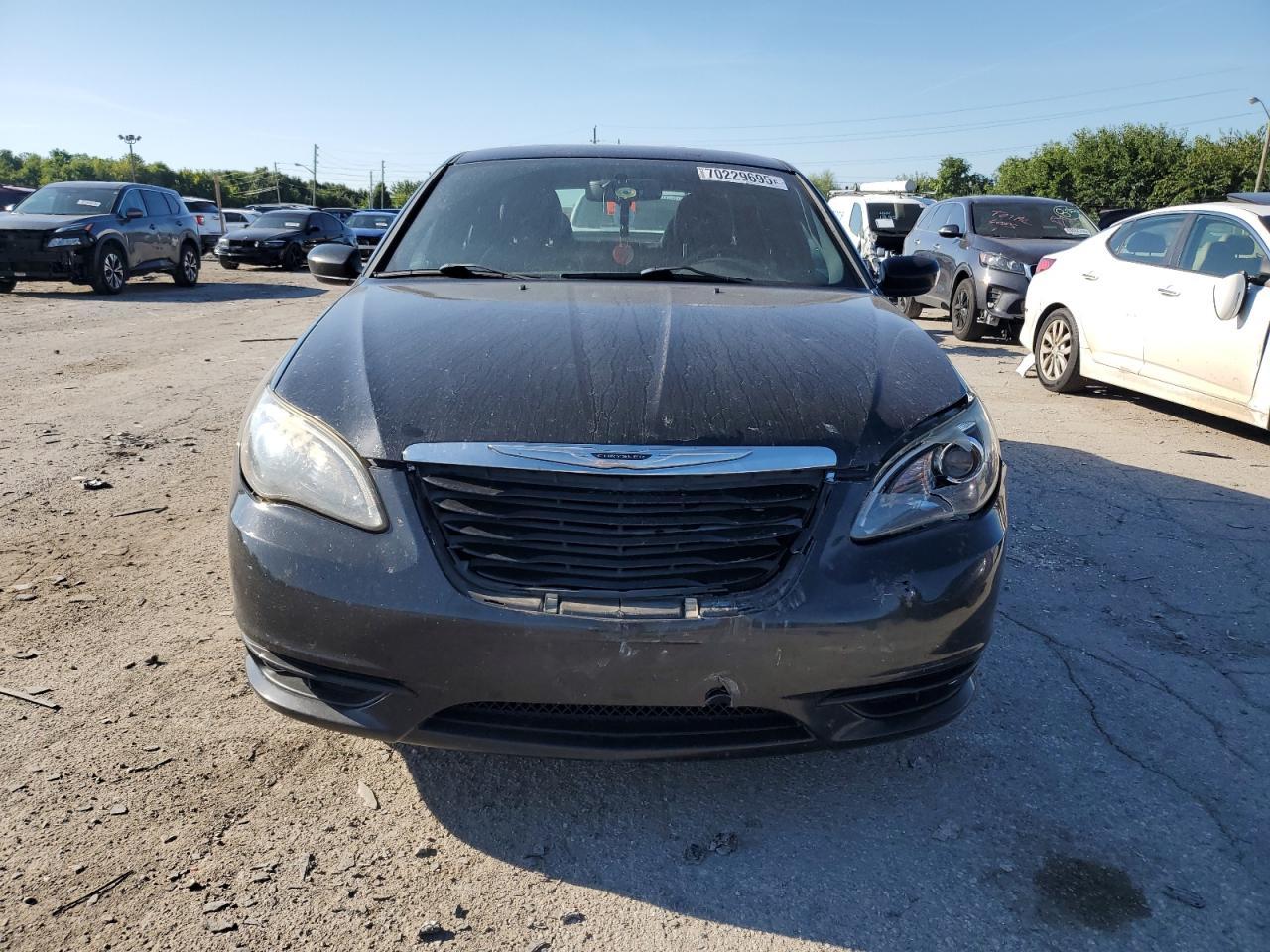 2011 CHRYSLER 200