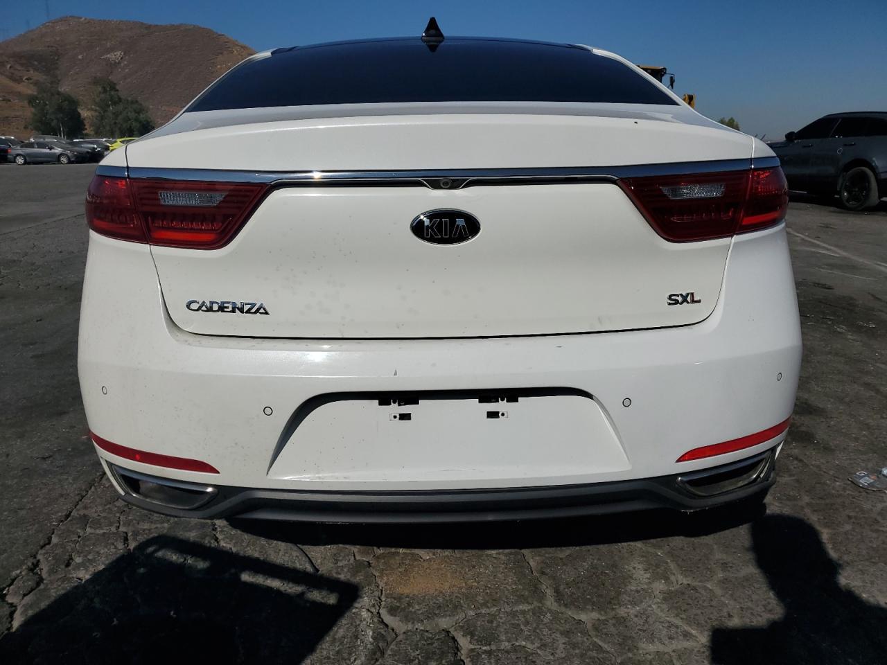 2017 KIA Cadenza