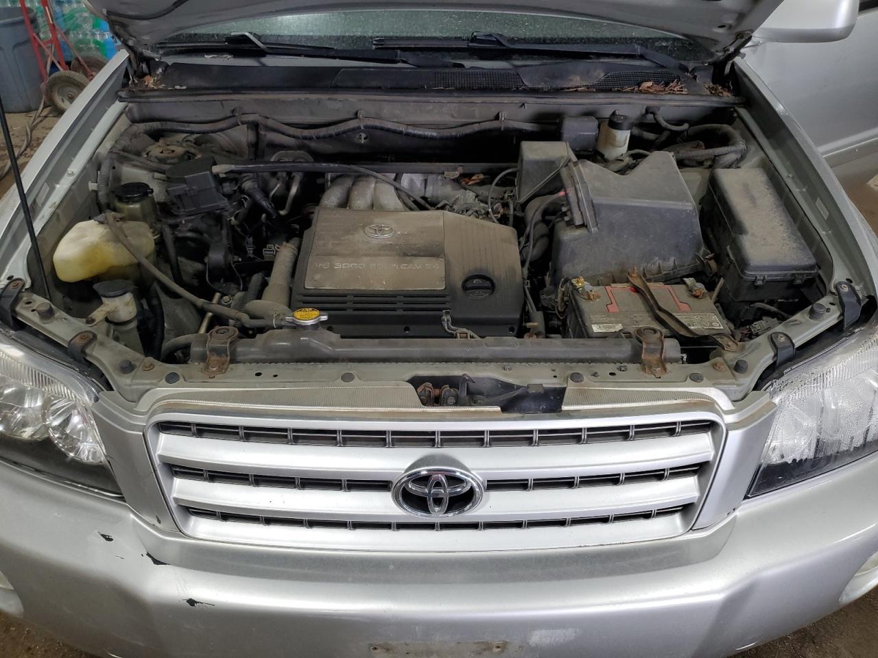 2001 TOYOTA HIGHLANDER