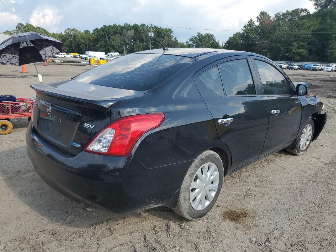 2012 NISSAN VERSA