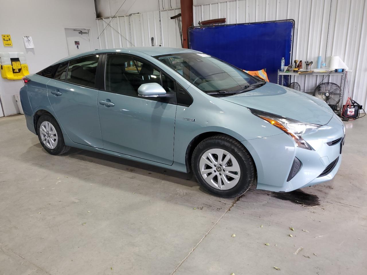 2017 TOYOTA PRIUS