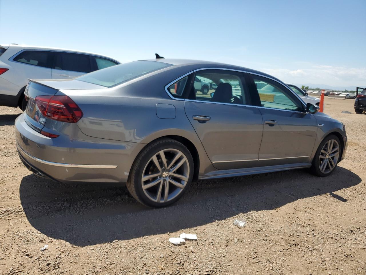2017 VOLKSWAGEN Passat