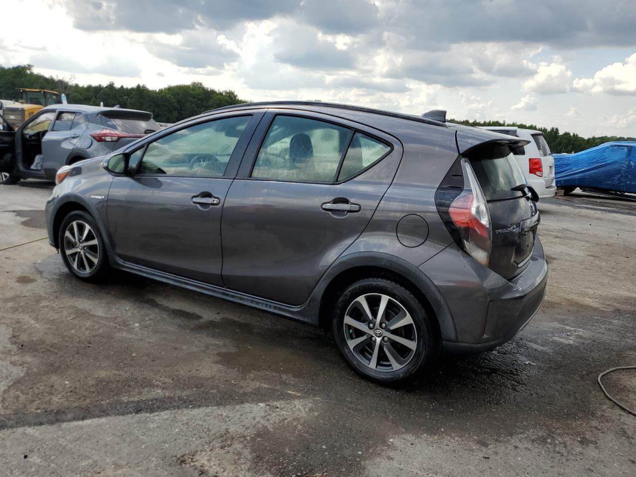 2018 TOYOTA Prius c
