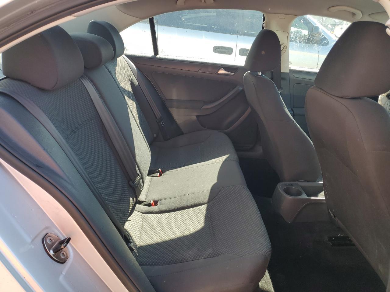 2011 VOLKSWAGEN JETTA