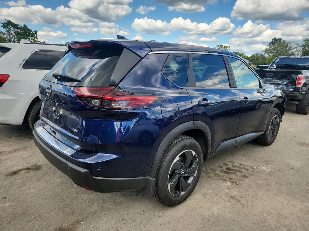 2025 NISSAN ROGUE