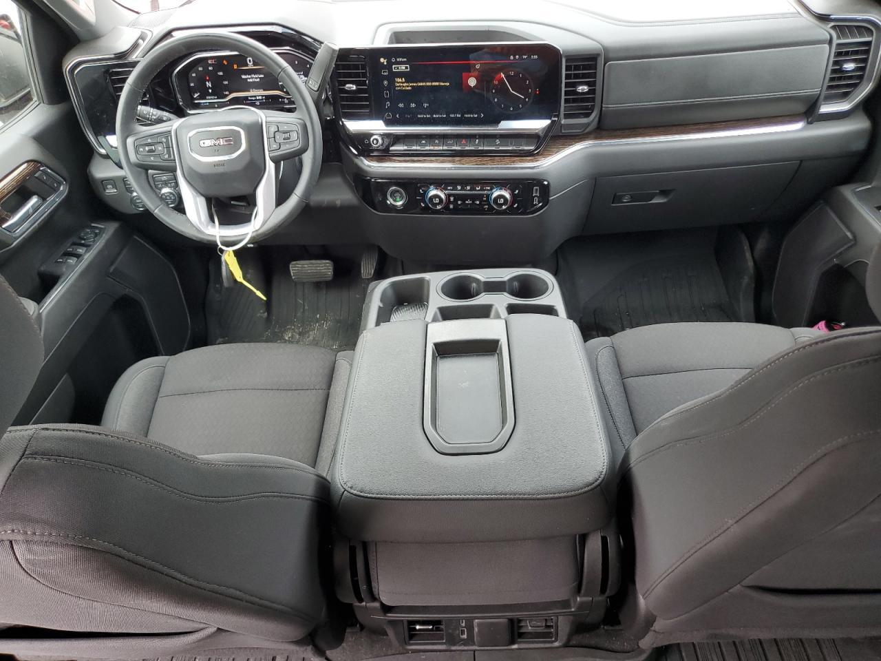 2024 GMC Sierra