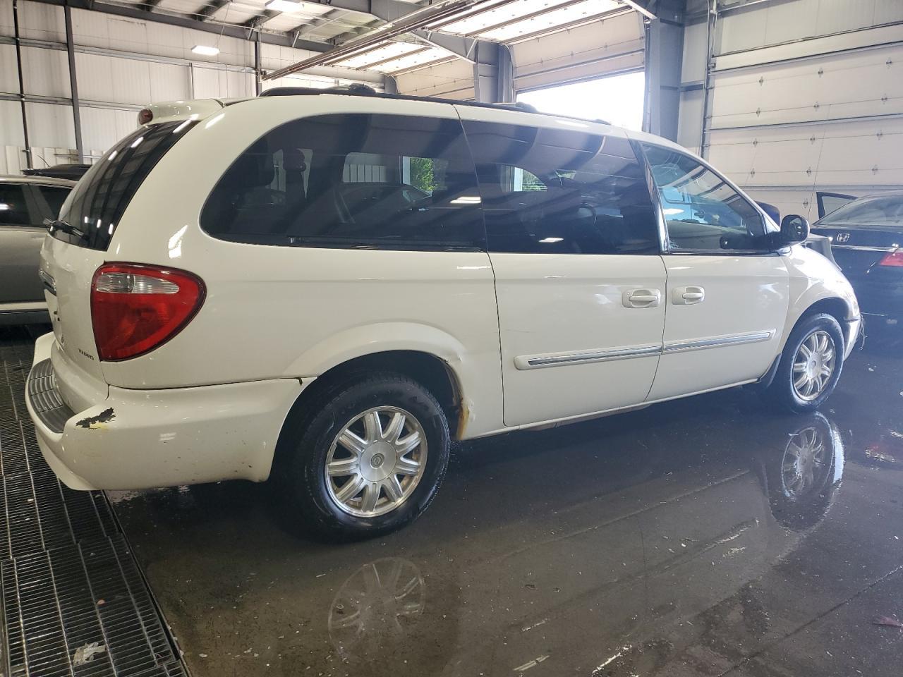 2006 CHRYSLER Town & Country