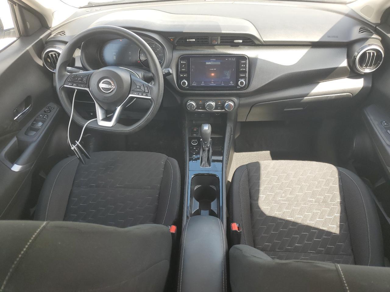 2024 NISSAN KICKS
