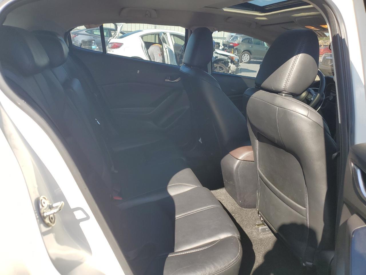 2018 MAZDA 3