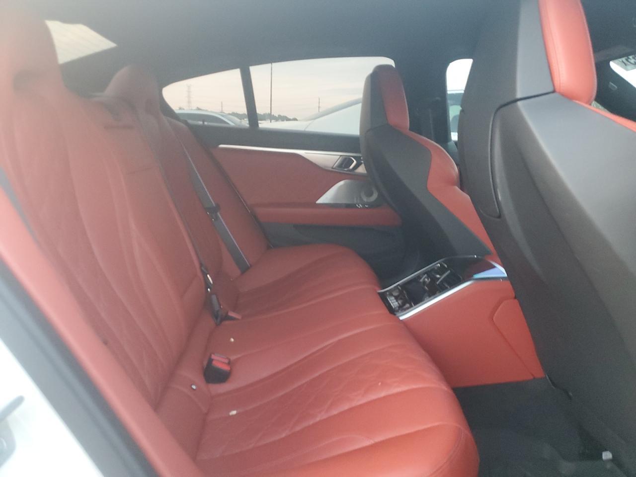 2023 BMW M8