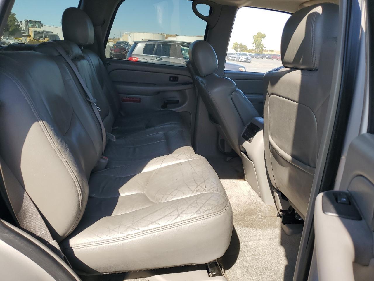 2004 CHEVROLET Tahoe