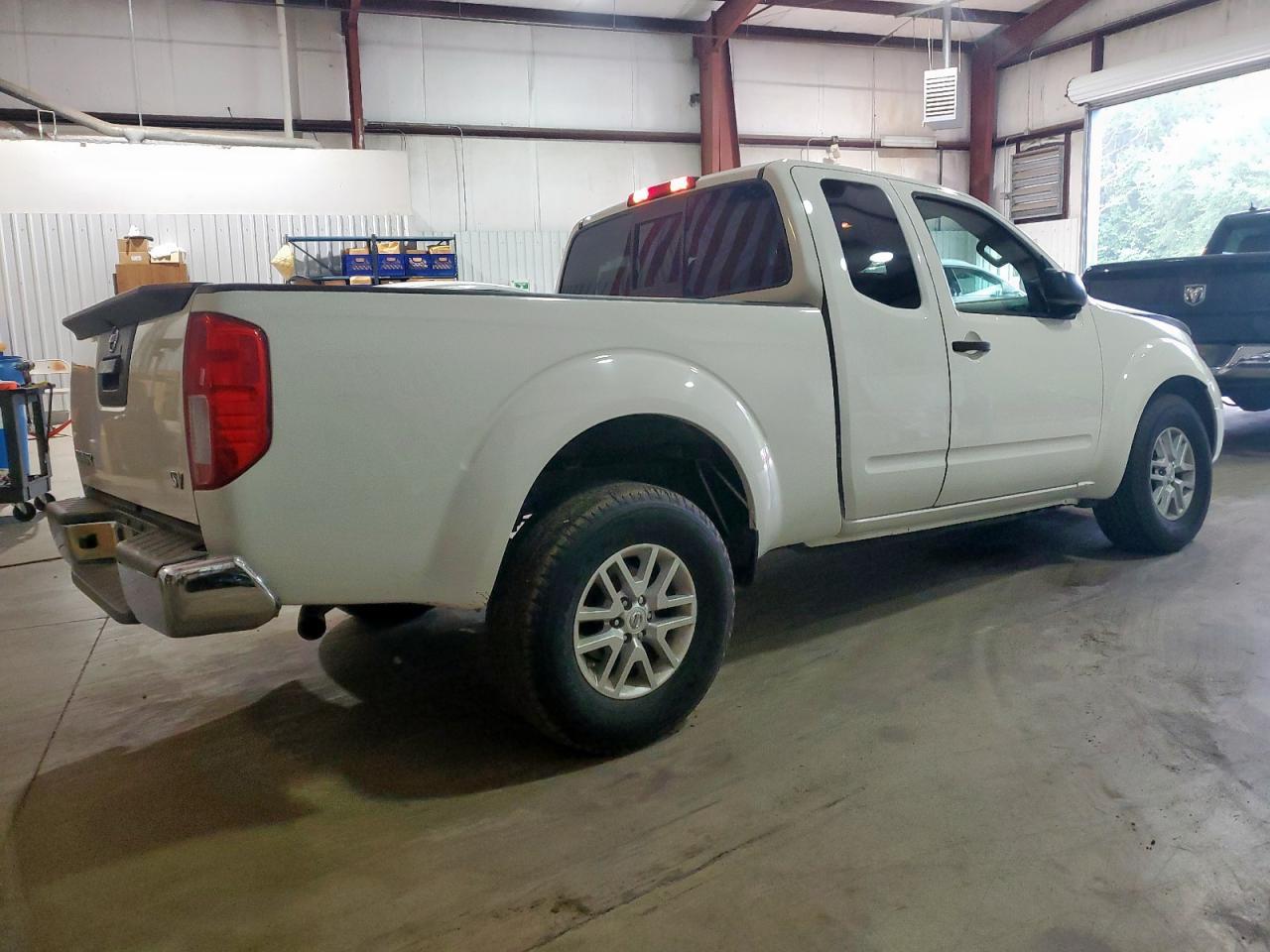 2017 NISSAN Frontier