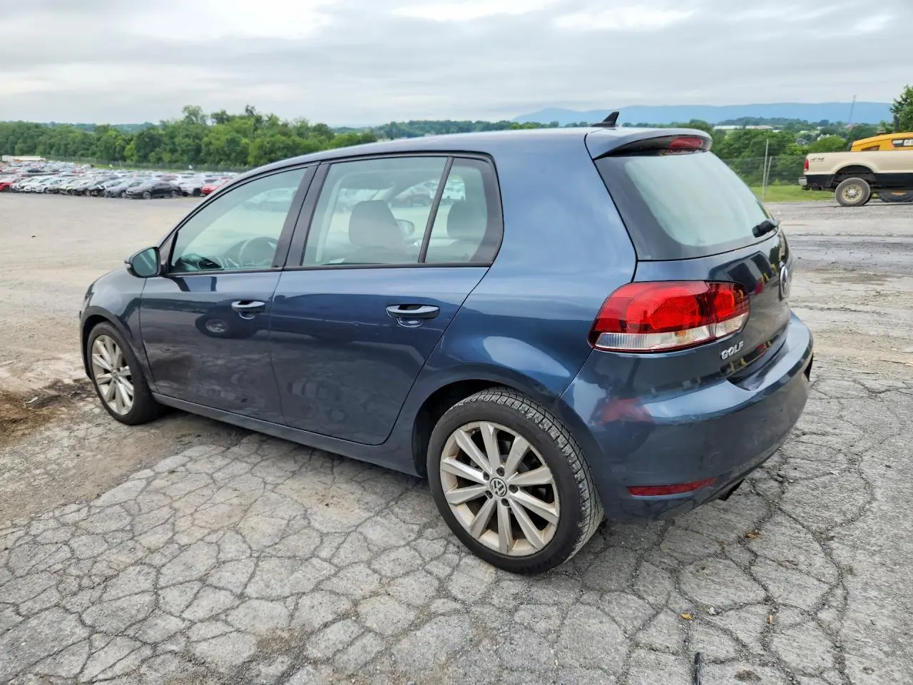 2013 VOLKSWAGEN GOLF