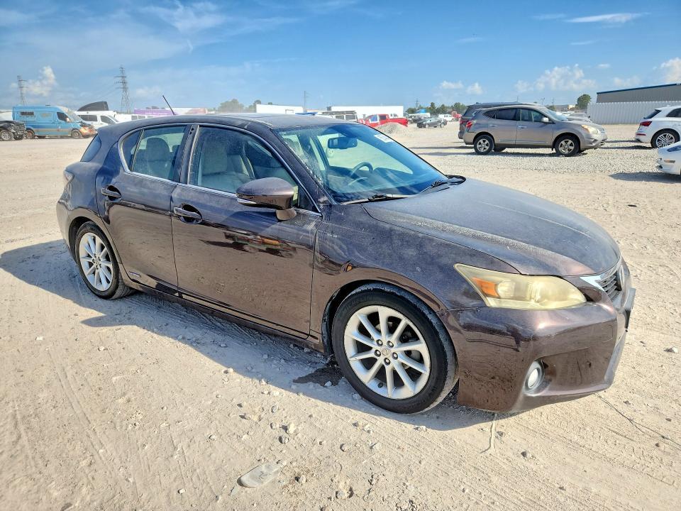 2011 LEXUS CT 200